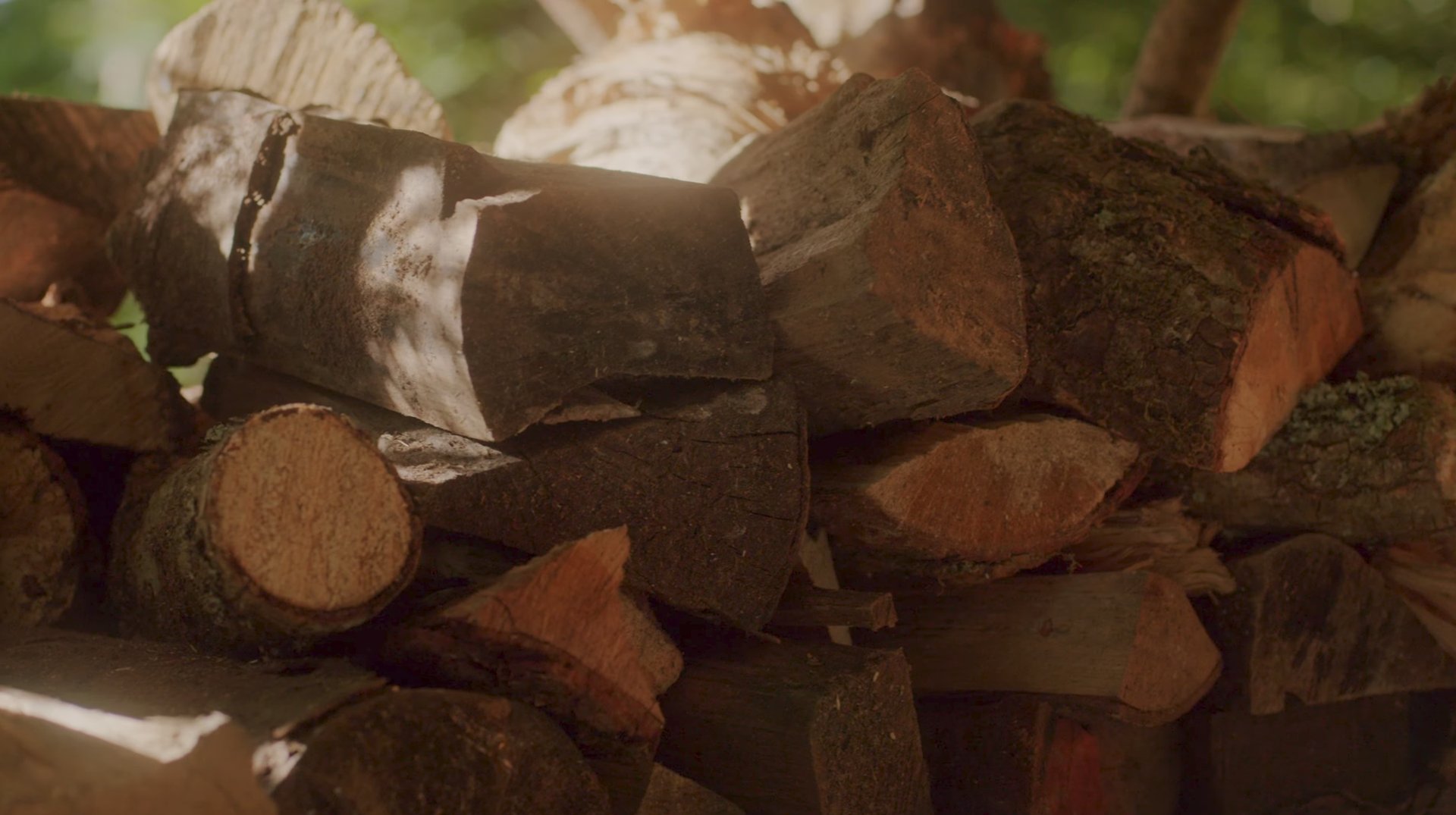 Flora Cottage Wooden Logs — Hospitality photography by Adam Drake Studio
