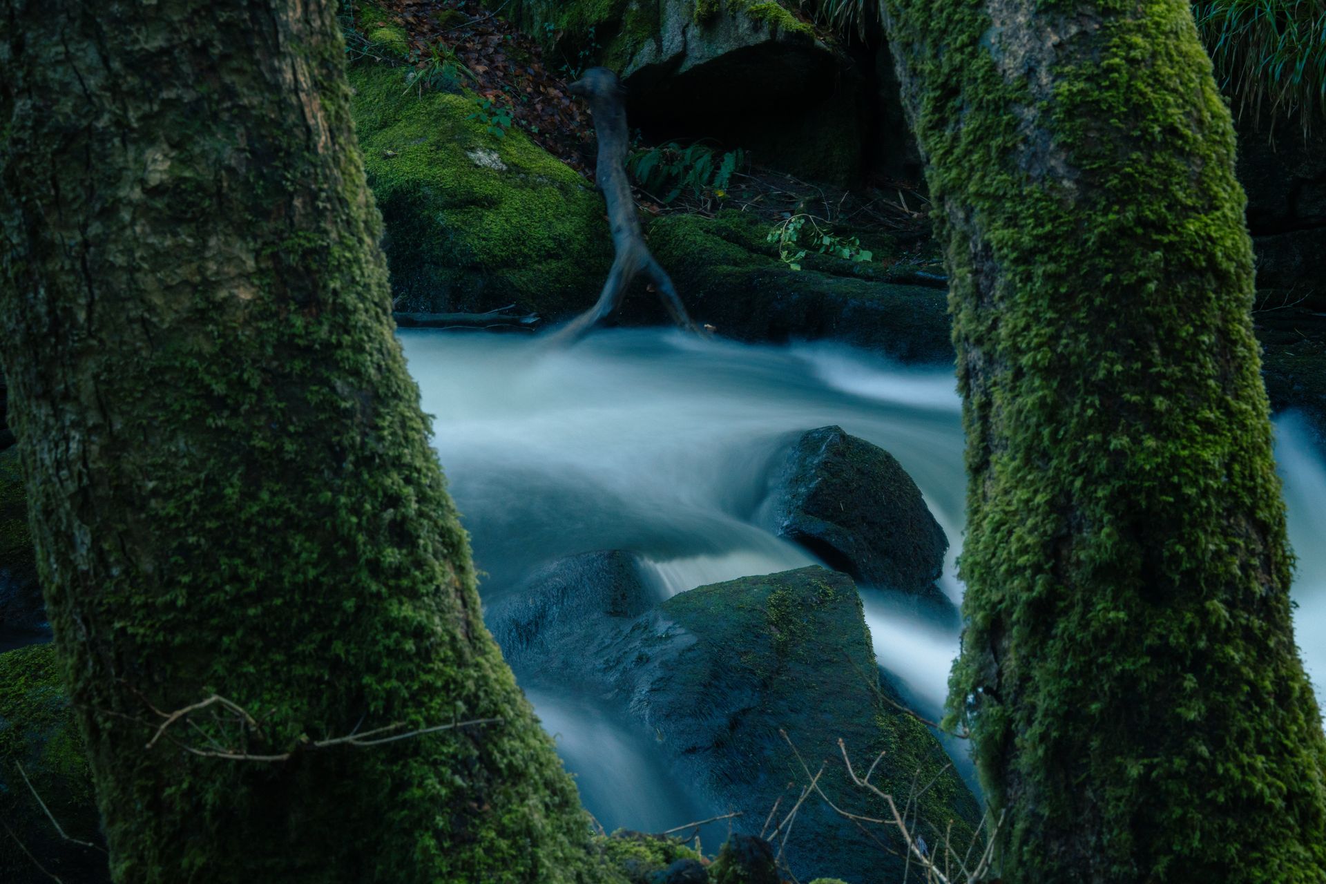 Slow Shutter Rocks 2 — photography by Adam Drake Studio, Cornwall